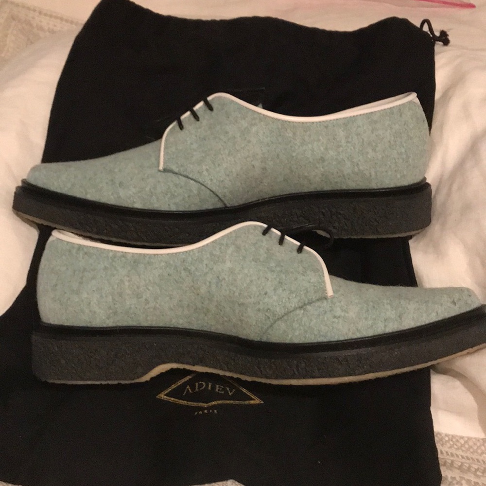 Cool felt and leather oxfords w/ white leather trim. - Picture 6 of 7